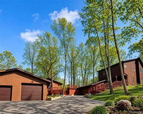 10655 Beardslee Rd, Perry, MI 48872