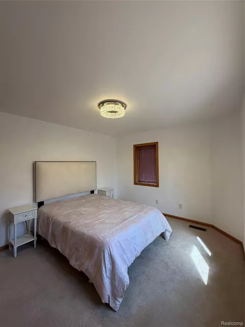 Bedroom - 10655 Beardslee Rd, Perry, MI 48872 photo 3 of 3