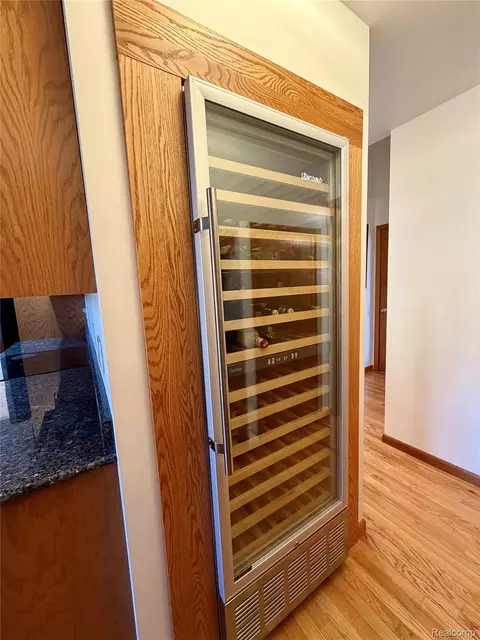 Kitchen - 10655 Beardslee Rd, Perry, MI 48872 photo 4 of 5