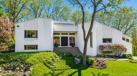 7350 Mountridge Dr, Village Of Clarkston, MI 48346