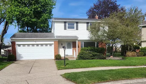 14197 Woodside St, Livonia, MI 48154