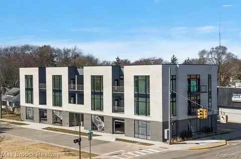 110 Austin Ave #201, Royal Oak, MI 48067