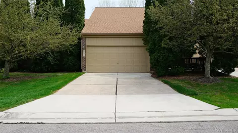 2217 Siboney Ct, Rochester Hills, MI 48309