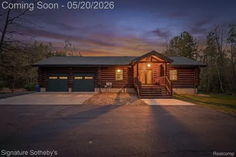 2631 W Blackmore Rd, Fremont, MI 48744