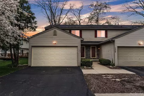 1264 Jay St, Waterford, MI 48327