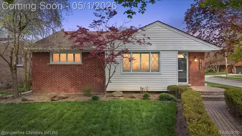 2727 Ferncliff Ave, Royal Oak, MI 48073