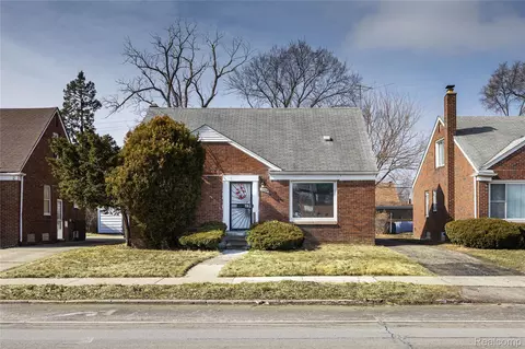 19315 Hubbell St, Detroit, MI 48235