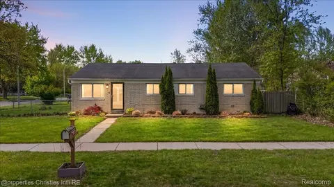 27001 Stacy St, Taylor, MI 48180