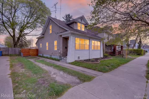 444 Diamond Ave NE, Grand Rapids, MI 49503