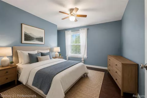 Bedroom - 49385 Central Park E, Shelby Township, MI 48317 photo 4 of 5