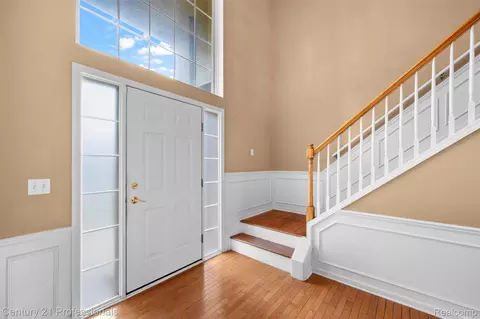 Entry Way - 49385 Central Park E, Shelby Township, MI 48317 photo 2 of 3