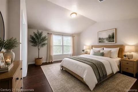 Bedroom - 49385 Central Park E, Shelby Township, MI 48317 photo 5 of 5