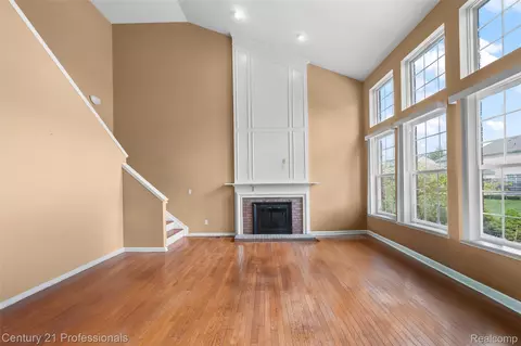 Living - 49385 Central Park E, Shelby Township, MI 48317 photo 2 of 2