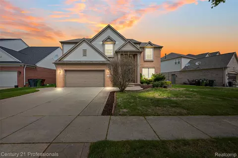Exterior - 49385 Central Park E, Shelby Township, MI 48317 photo 2 of 3