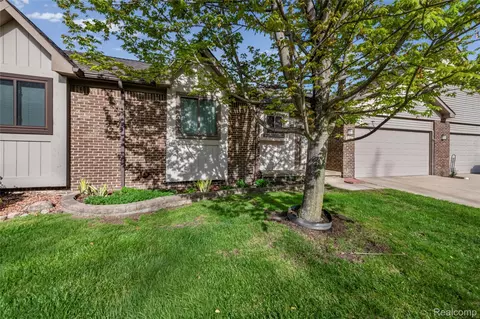 20557 Longwood Dr, Clinton Township, MI 48038