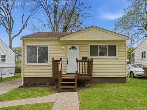 764 E Tennyson Ave, Pontiac, MI 48340