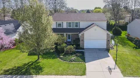 9065 Timbercrest Ln, Northfield, MI 48189