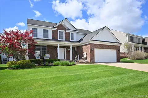 57813 Cider Mill Dr, Lyon, MI 48165