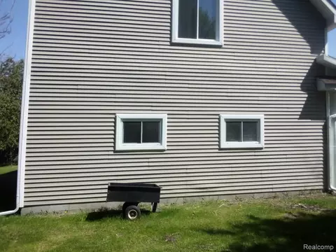 Exterior - 5255 N Seymour Rd, Flushing, MI 48433 photo 6 of 7