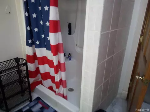 Bath - 5255 N Seymour Rd, Flushing, MI 48433 photo 1 of 6
