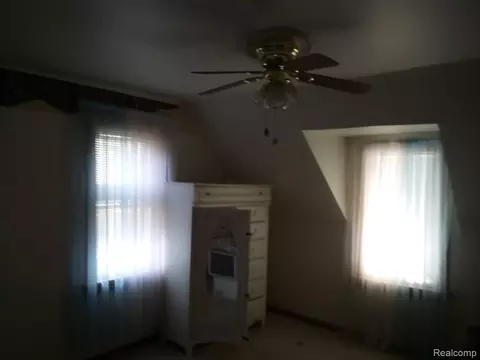 Bedroom - 5255 N Seymour Rd, Flushing, MI 48433 photo 2 of 5