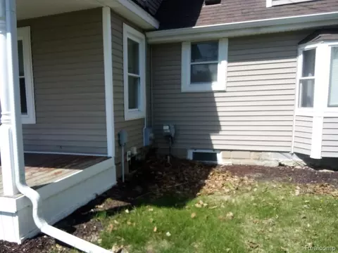 Exterior - 5255 N Seymour Rd, Flushing, MI 48433 photo 5 of 7