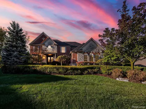 6866 Cambridge, West Bloomfield, MI 48322