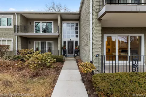 1111 N Old Woodward Ave #23, Birmingham, MI 48009