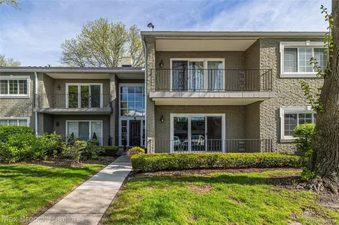 1111 N Old Woodward Ave #23, Birmingham, MI 48009