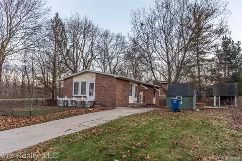 2071 Winewood Ave, Ann Arbor, MI 48103