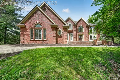 22293 Brockshire St, Novi, MI 48375