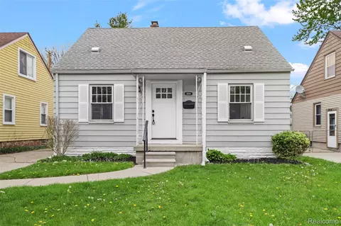 1990 Regina Ave, Lincoln Park, MI 48146