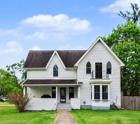 405 W Jefferson St, Grand Ledge, MI 48837
