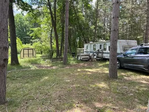2221 Apt 305 Grass Lake Ave, Freeman, MI 48529