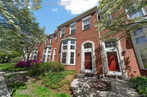 165 N Georgetown Sq, Royal Oak, MI 48067