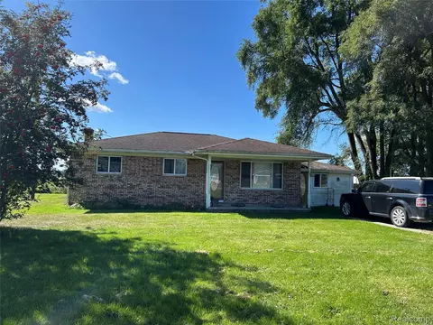16401 Almont Rd, Berlin, MI 48002