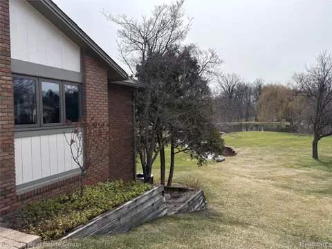 48085 Colony Farm Cir, Plymouth, MI 48170