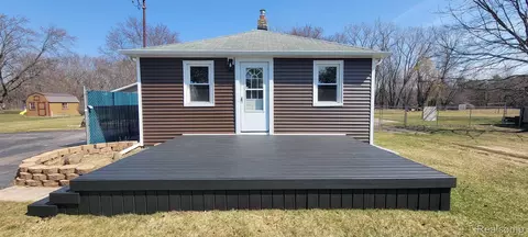 1201 Glendale St, Burton, MI 48509