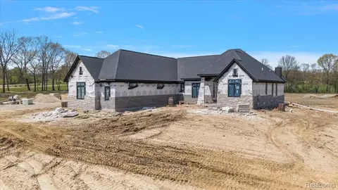 4025 Taft Rd, Bruce Township, MI 48065