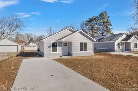 1104 La Salle Ave, Waterford, MI 48328