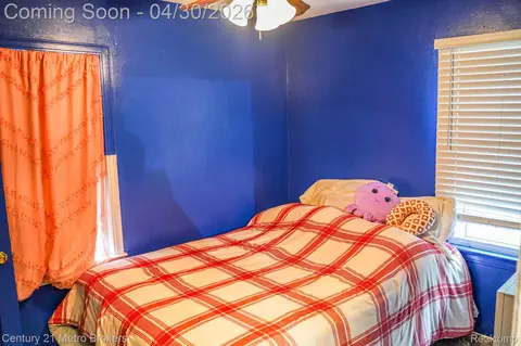 Bedroom - 3238 Leith St, Flint, MI 48506 photo 2 of 3