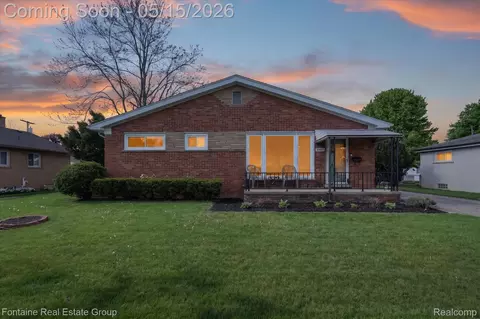 36695 Pinetree St, Livonia, MI 48150