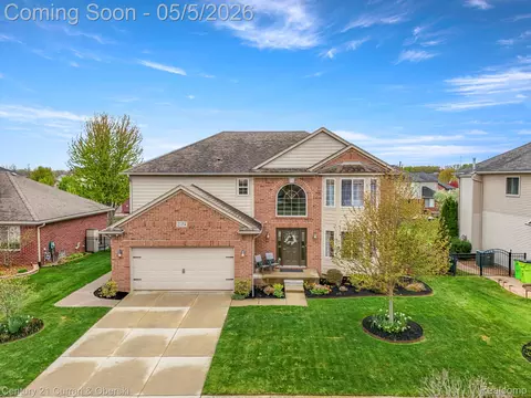 22254 Rhys Dr, Macomb, MI 48042