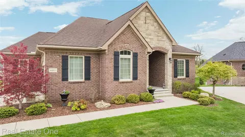 49031 Honey Tree Court Ct, Northville, MI 48168