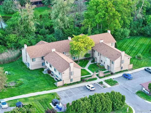 250 Briarcrest Dr #130, Ann Arbor, MI 48104