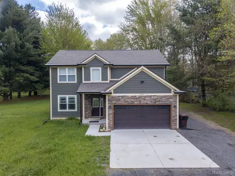 11913 Tuttle Hill Rd, Augusta, MI 48191
