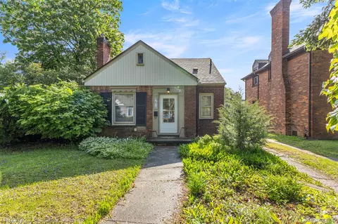 9616 Auburndale St, Livonia, MI 48150