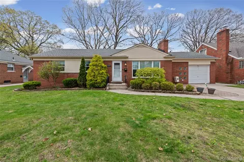 22029 Oconnor St, Saint Clair Shores, MI 48080