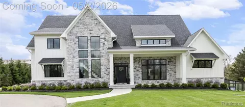 8439 Holcomb Rd, Independence, MI 48348