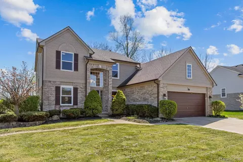 43529 S Timberview Dr, Van Buren, MI 48111